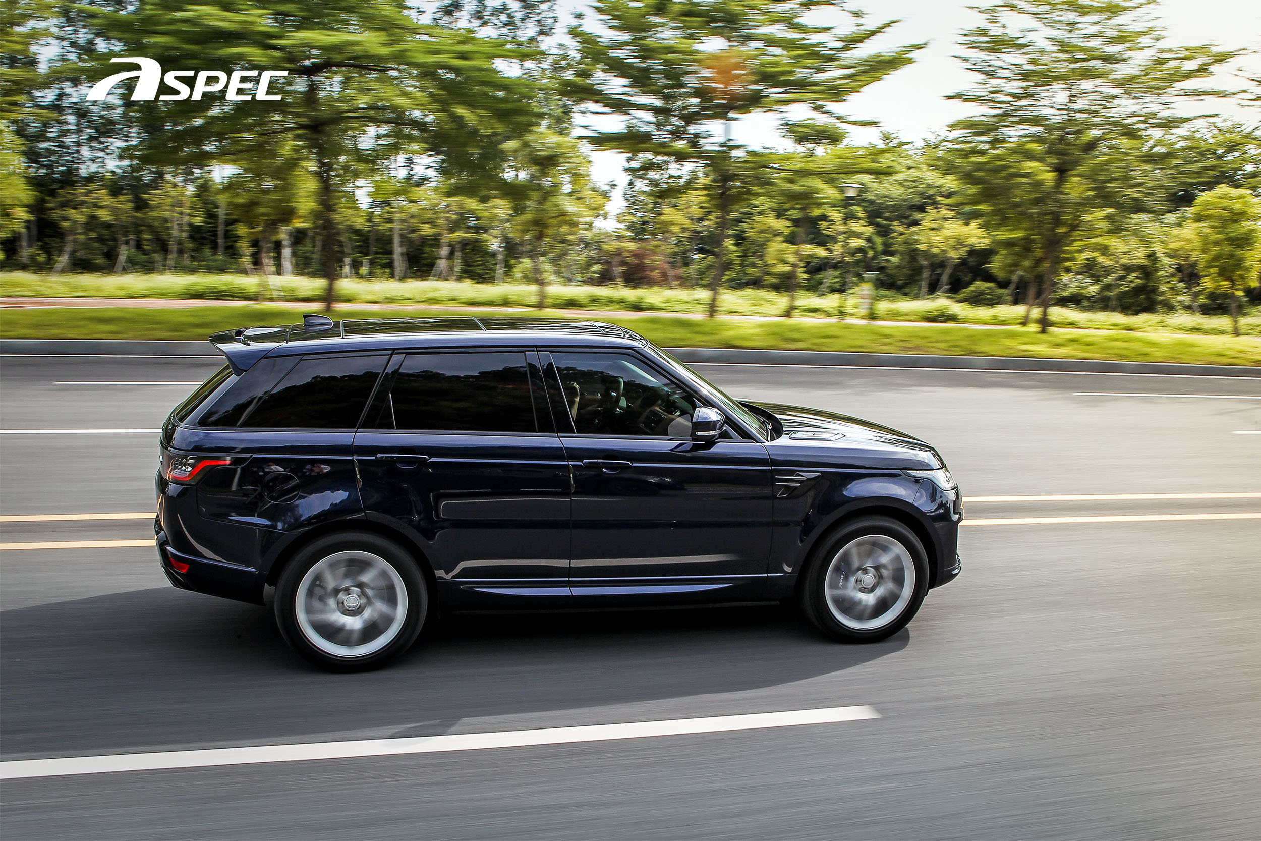Land Rover 路虎  揽胜运动版 2019 3.0T 国六 中尾段